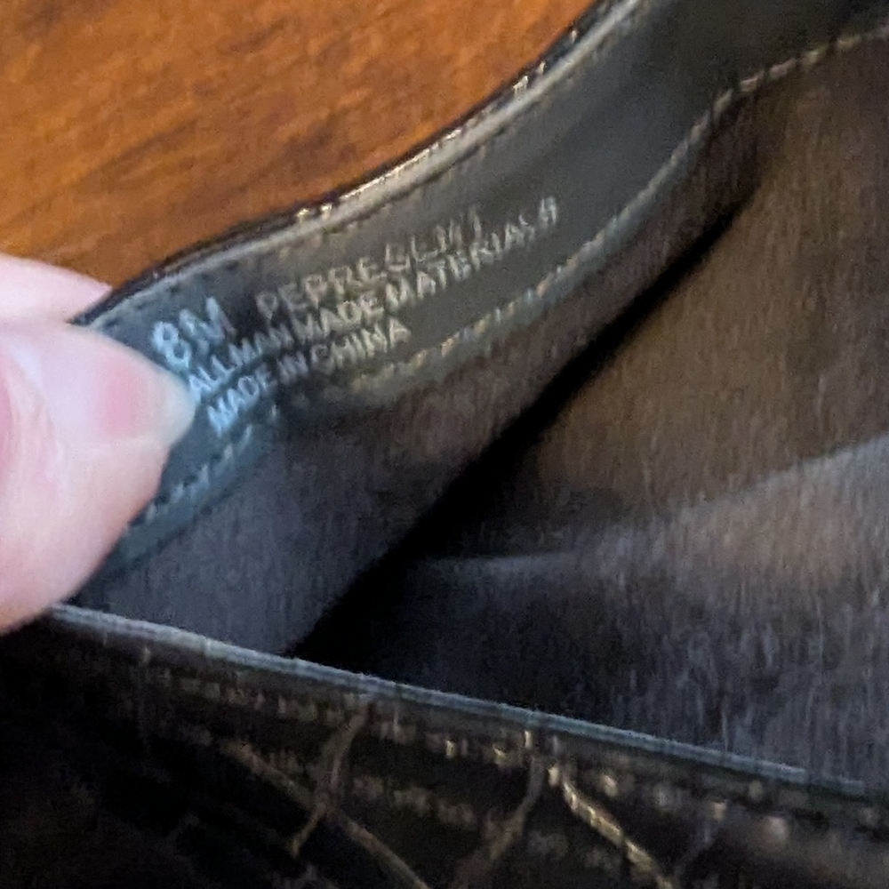 Black Crocodile Patterned Mules - Picture 6 of 8
